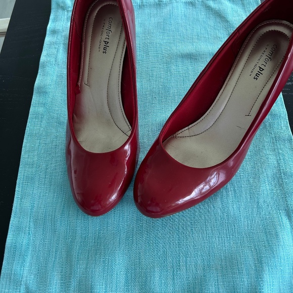 the RED Shoes - Picture 1 of 6